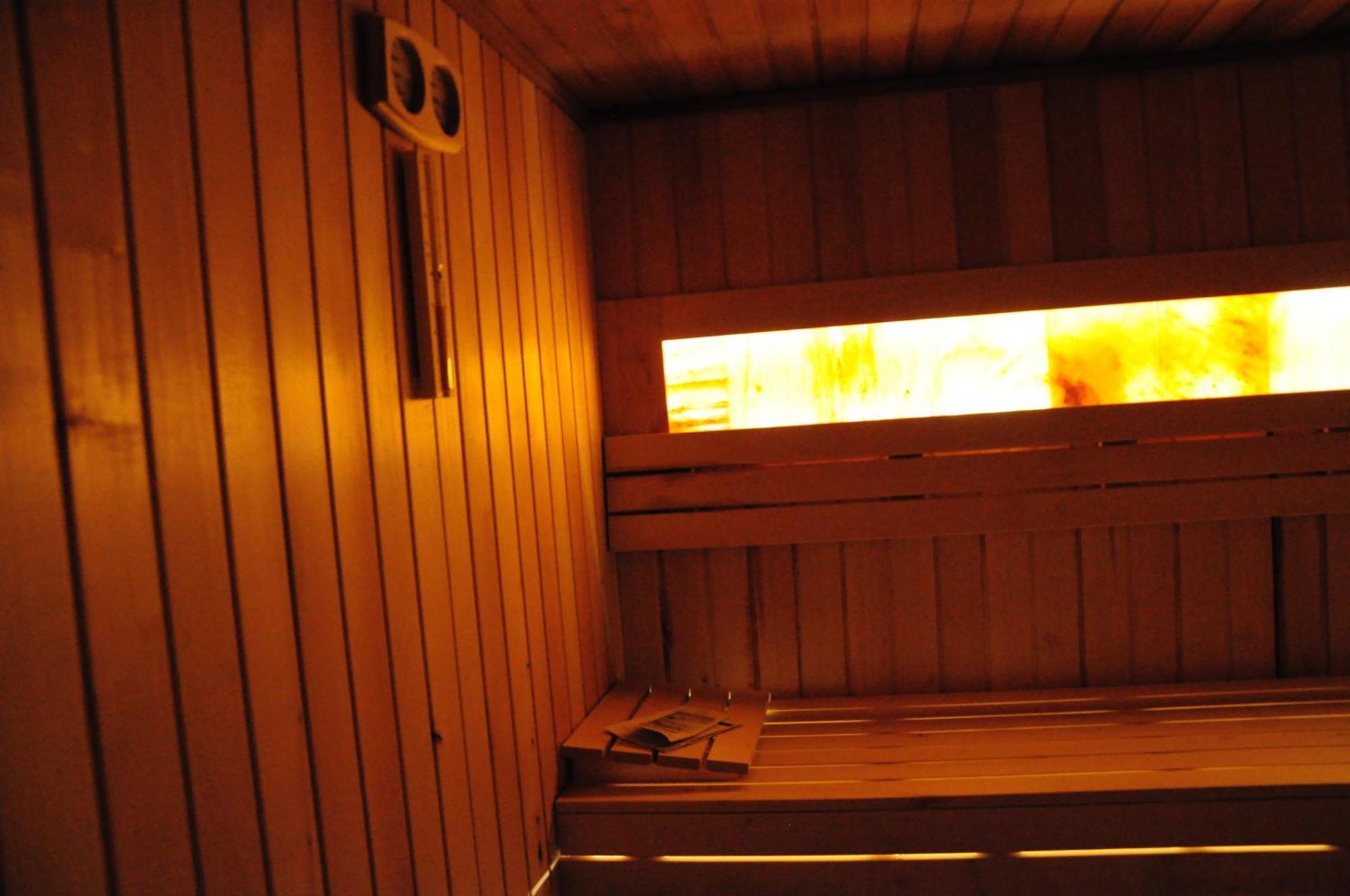 Hotel Konstantin Laplje Selo Ngoại thất bức ảnh