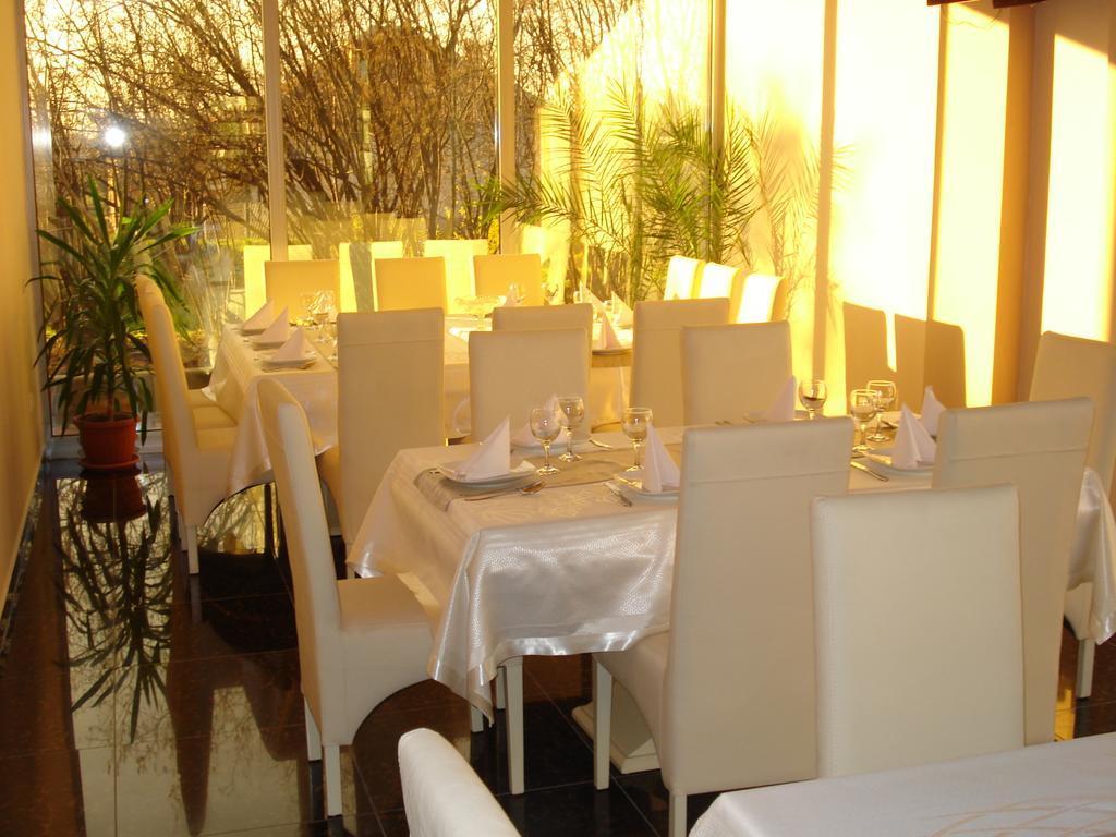 Hotel Konstantin Laplje Selo Ngoại thất bức ảnh