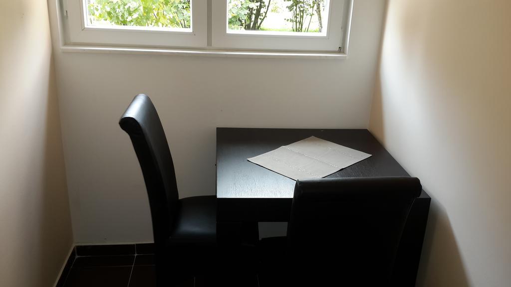 Hotel Konstantin Laplje Selo Phòng bức ảnh