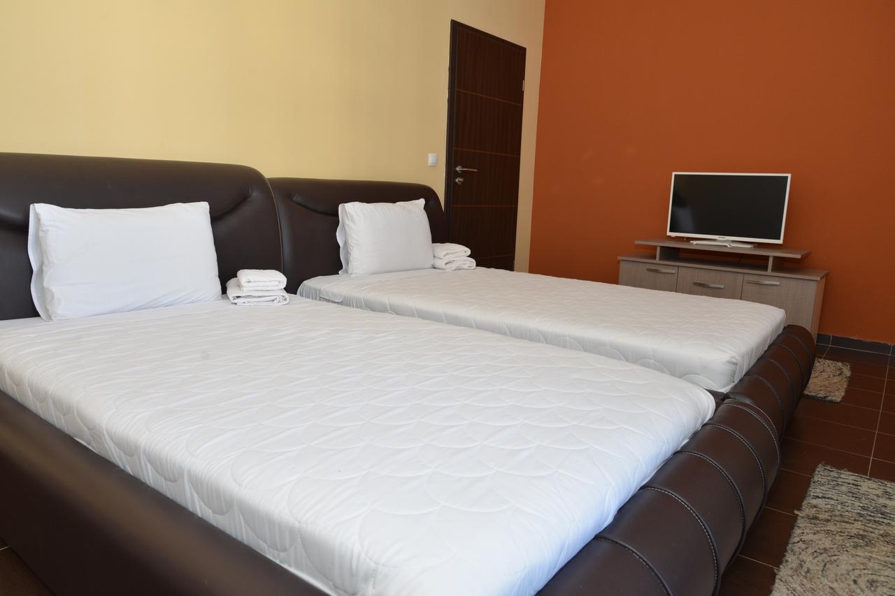 Hotel Konstantin Laplje Selo Ngoại thất bức ảnh